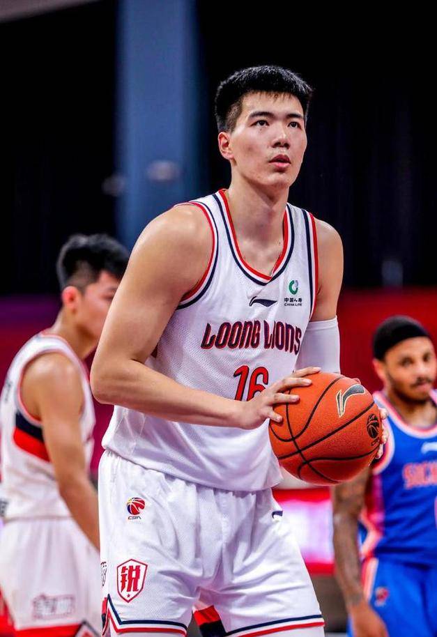 CBA常规赛倒计时，成都蓉城赛前再遭质疑，细节引发关注，赛场秩序良好，球探报告显示潜力的简单介绍