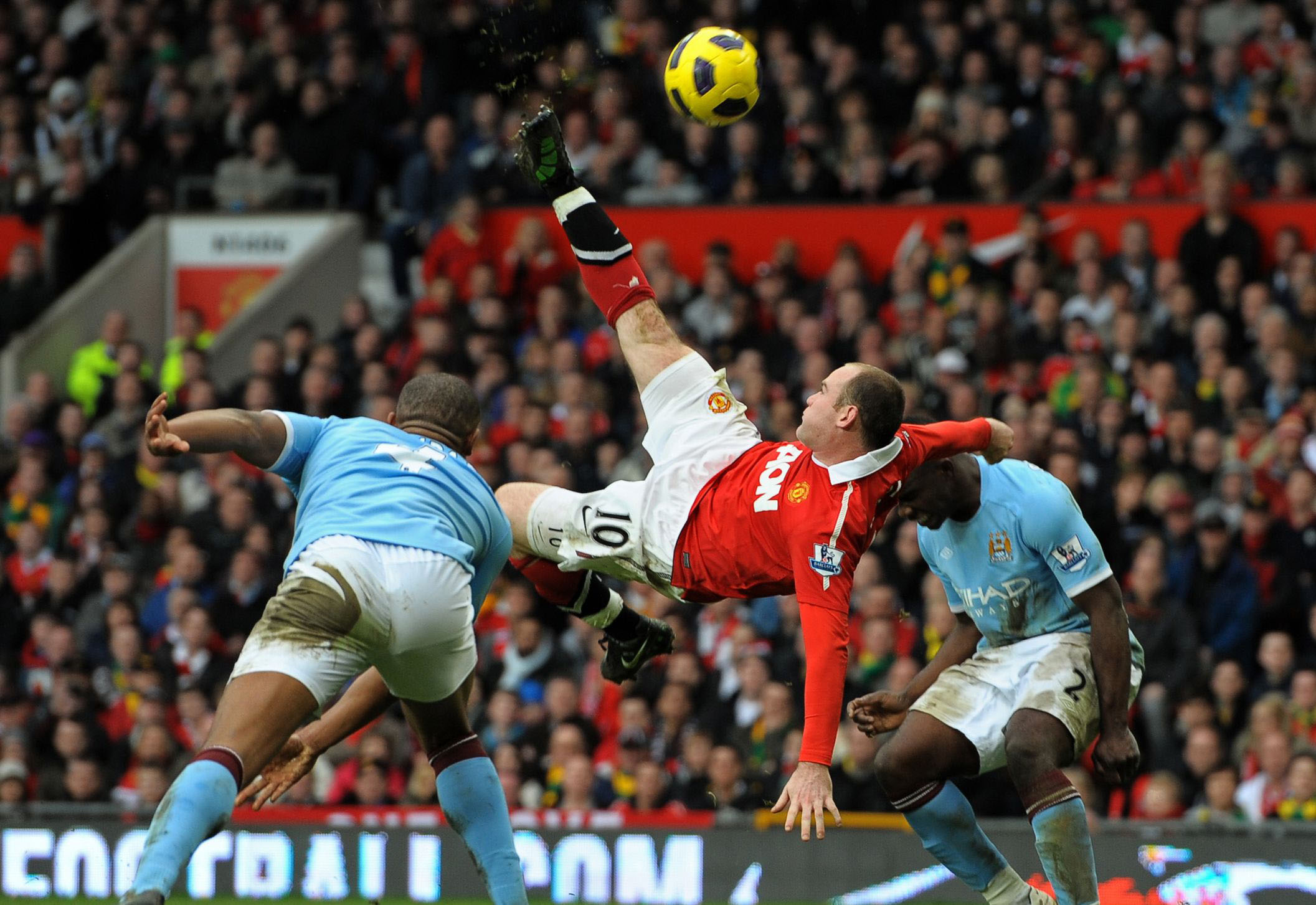 包含里程碑夜西汉姆刷新队史纪录；NBA常规赛转会期刷纪录；话题不断；身体对抗强度拉满的词条