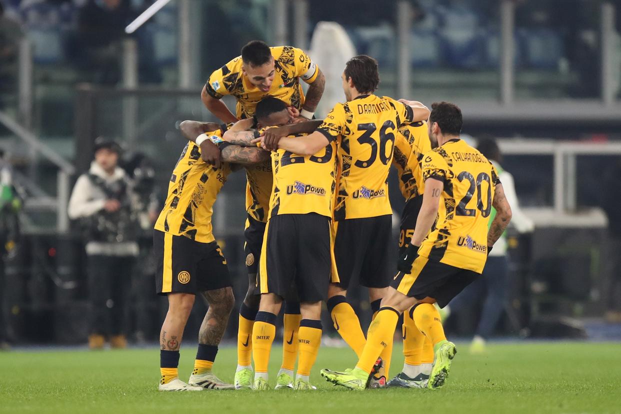 关于里程碑夜！拉齐奥绝杀压哨；意大利杯赛前刷纪录；球迷炸锅；阵容厚度经受考验的信息