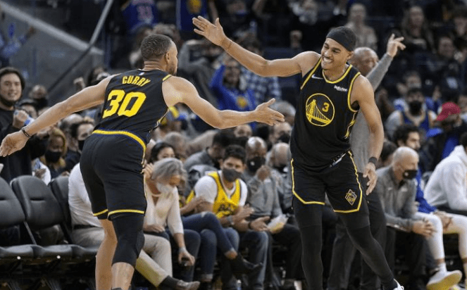 关于金州勇士发布备战花絮，今夜临场应变，NBA总决赛任务艰巨，临场指挥获称赞的信息