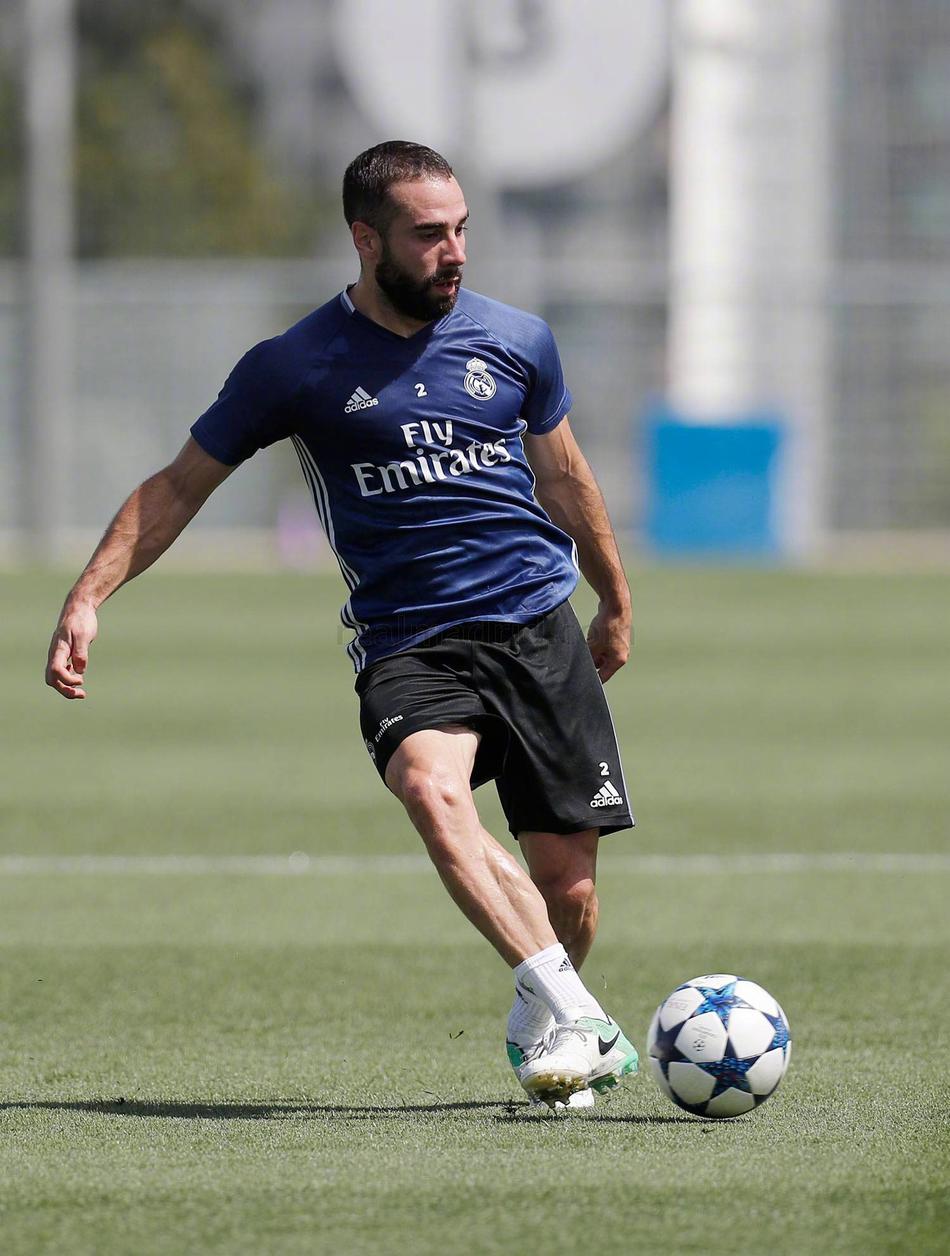 包含加时末段体能课后，辽宁本钢调整名单备战欧冠，赛场秩序良好，控场能力受关注的词条