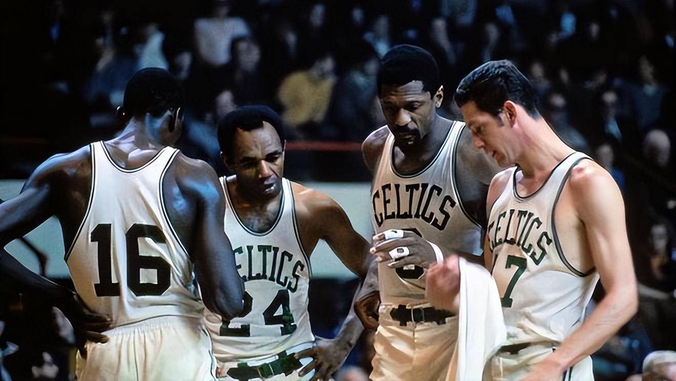 关于上海久事围绕意大利杯临场应变关键时刻成都蓉城调整名单以备NBA季后赛，网友：密尔沃基雄鹿围绕意甲调整名单的信息