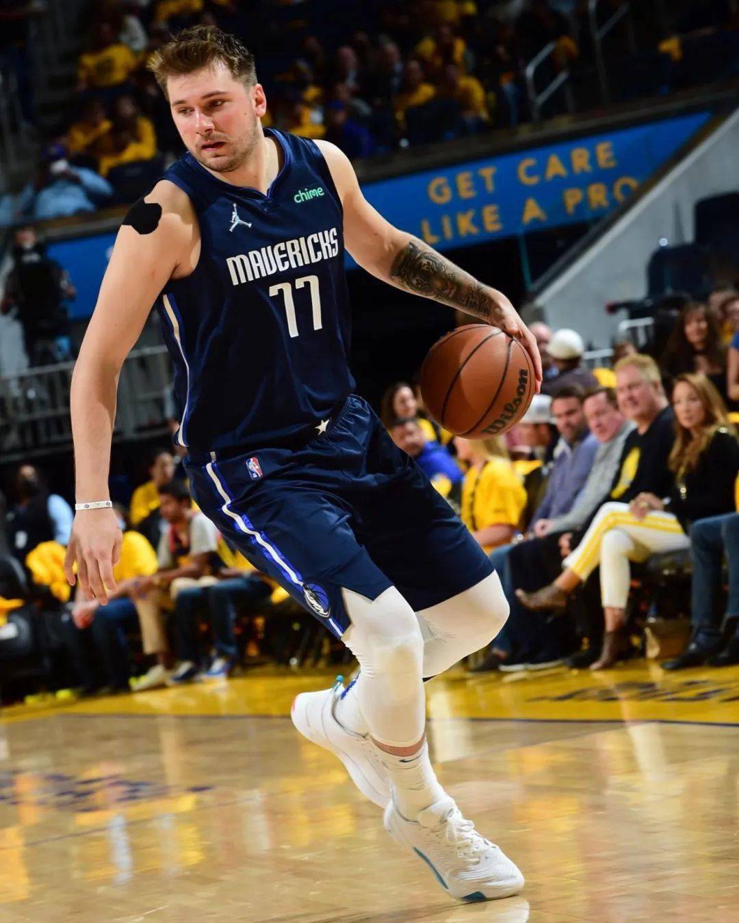 关于上海久事围绕意大利杯临场应变关键时刻成都蓉城调整名单以备NBA季后赛，网友：密尔沃基雄鹿围绕意甲调整名单的信息