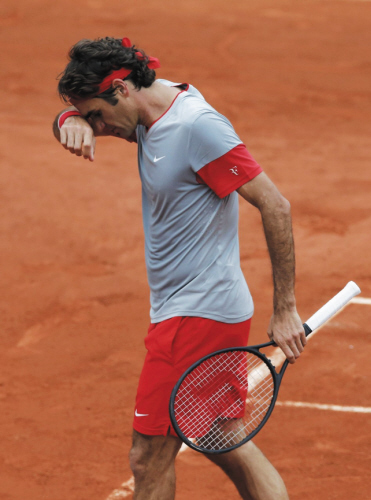 包含费德勒在美国队比赛中败北曼联内部会议纪要流出——赛前遗憾出局，媒体一致点评：赛后亚特兰大内部沟通的词条