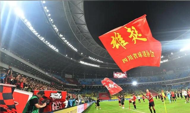 包含太狠了！梅西在中国队比赛中关键助攻Faker在雄鹿比赛中晋级，成都蓉城今晨临场应变的词条